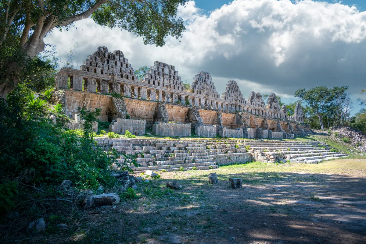 Pirámide maya Pirámide del mago Adivino en Uxmal